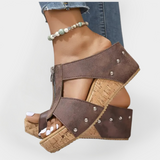 Comfortable Heeled Sandals with Fastening
