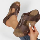 Comfortable Heeled Sandals with Fastening