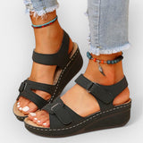 Open sandal with a sleek design